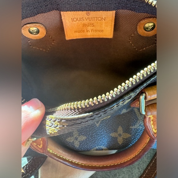 ❌SOLD❌ Louis Vuitton Monogram Nano Speedy, Authenticated & EXCELLENT Condn. - Picture 5 of 12